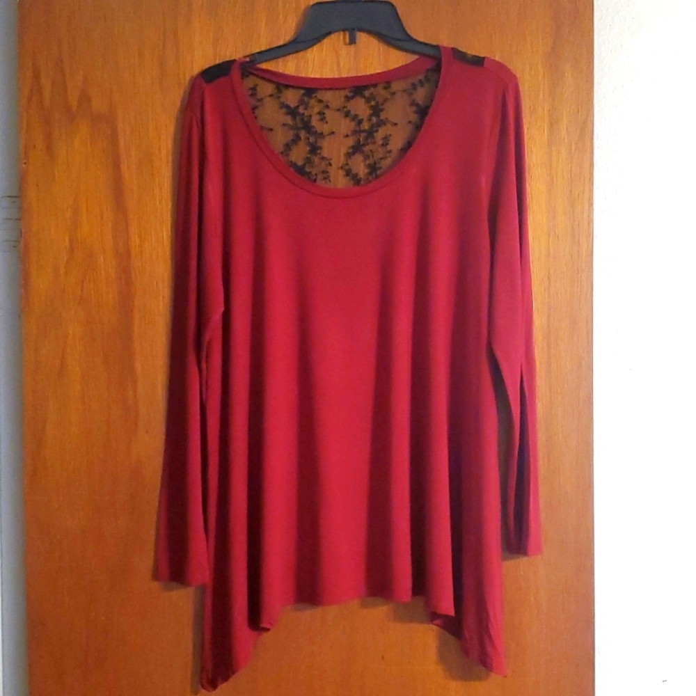 Long sleeve scoop kneck top